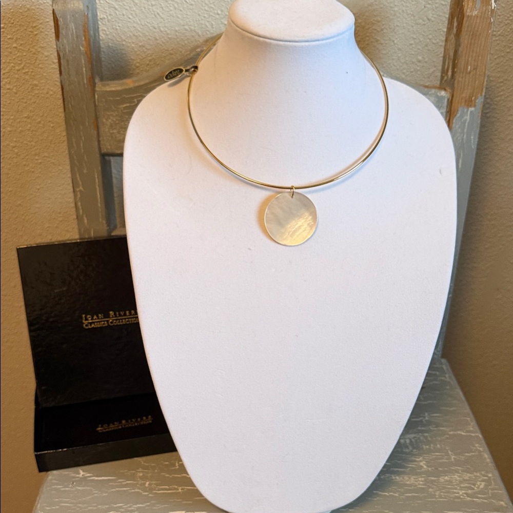 Joan Rivers Elegant Gold Pendant Chocker